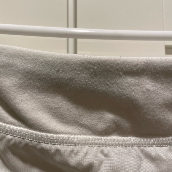Ivivva by Lululemon Ruffle Back white Skort - Size 8 - Picture 3 of 8